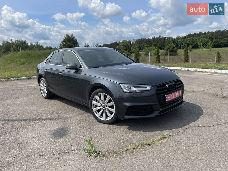 Седан Audi A4 2017 в Ровно