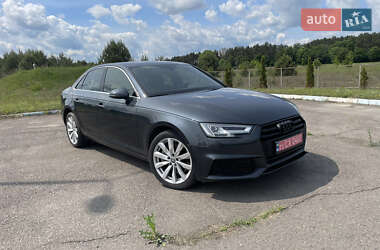 Седан Audi A4 2017 в 
