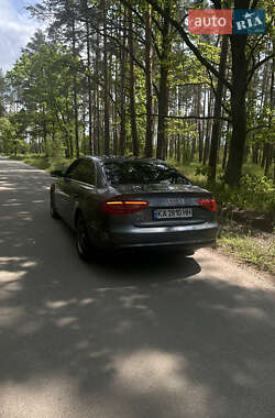 Седан Audi A4 2014 в Киеве