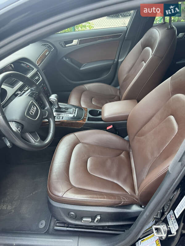 Седан Audi A4 2014 в Рівному