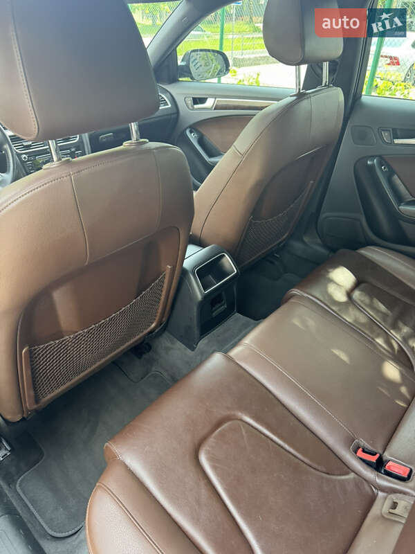 Седан Audi A4 2014 в Рівному
