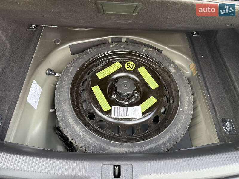 Седан Audi A4 2014 в Львове