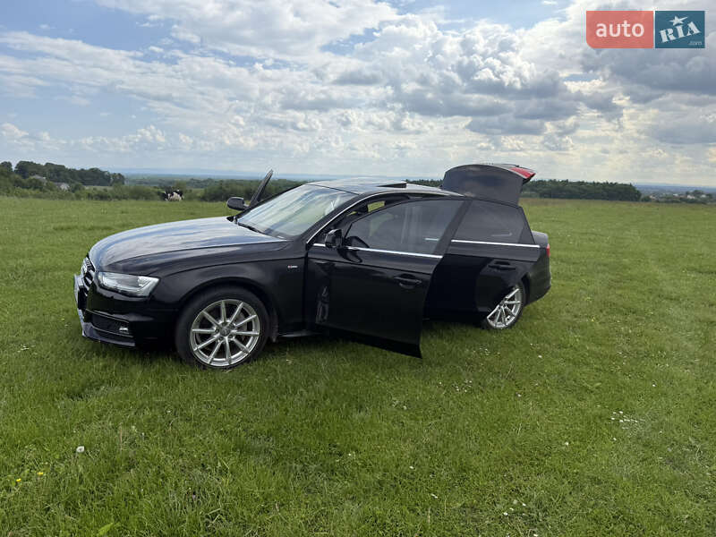 Седан Audi A4 2014 в Львове