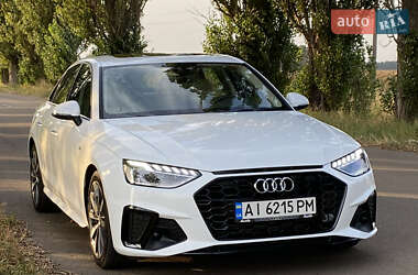 Седан Audi A4 2021 в 