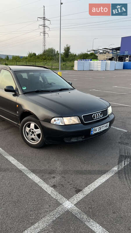 Универсал Audi A4 1997 в Радехове