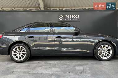 Седан Audi A4 2021 в 