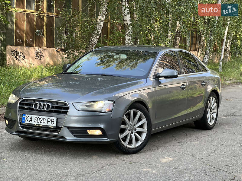 Седан Audi A4 2012 в 