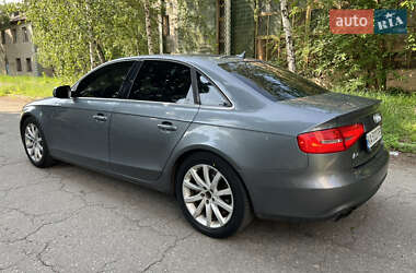Седан Audi A4 2012 в 