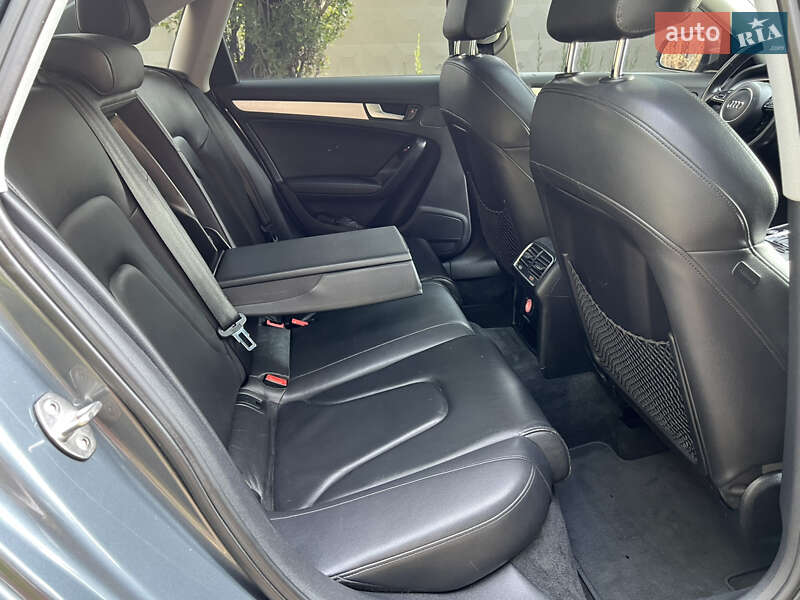 Седан Audi A4 2012 в Києві