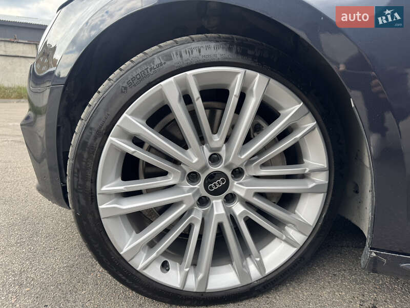 Седан Audi A4 2016 в Киеве