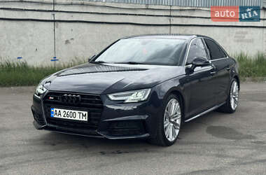 Седан Audi A4 2016 в 