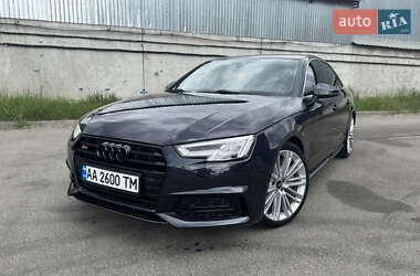 Седан Audi A4 2016 в 