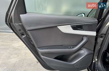 Седан Audi A4 2021 в 