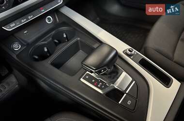 Седан Audi A4 2021 в 