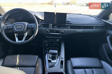 Седан Audi A4 2022 в 