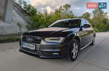 Универсал Audi A4 2012 в 