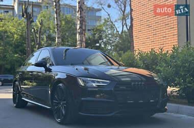 Седан Audi A4 2017 в 
