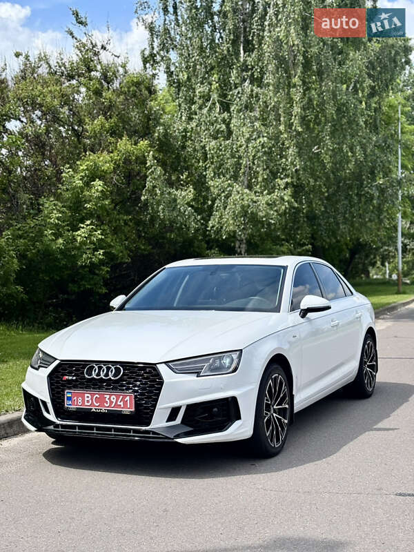 Седан Audi A4 2017 в 