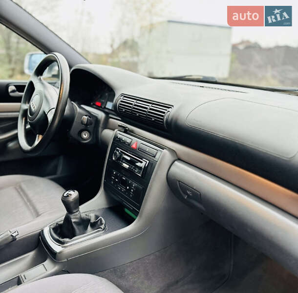 Седан Audi A4 2000 в Виннице