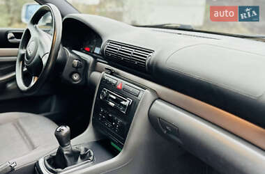Седан Audi A4 2000 в 