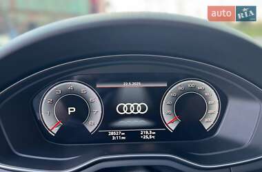 Седан Audi A4 2022 в 