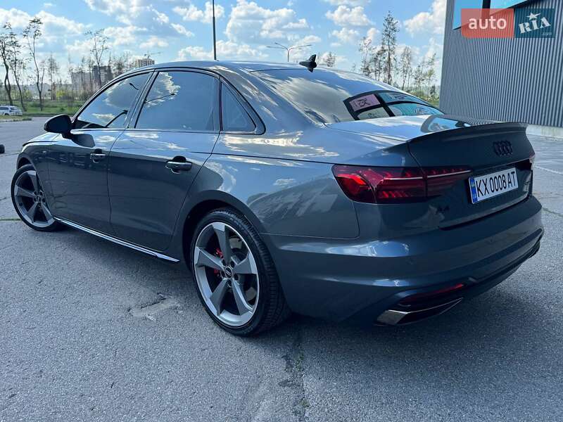 Седан Audi A4 2022 в Харкові