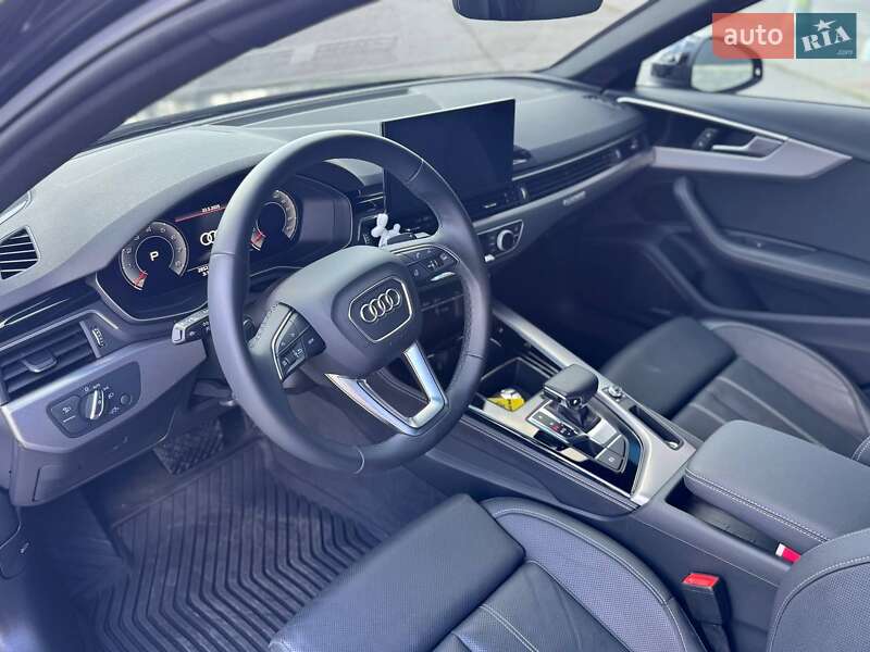Седан Audi A4 2022 в Харкові