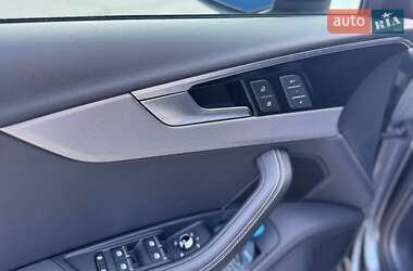 Седан Audi A4 2022 в 