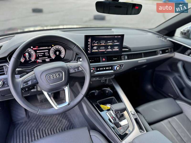 Седан Audi A4 2022 в Харкові