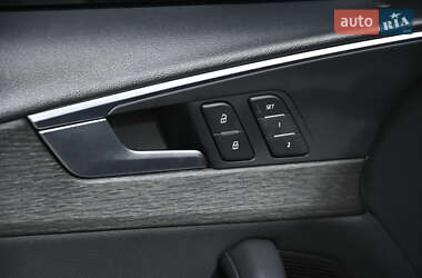 Седан Audi A4 2017 в 