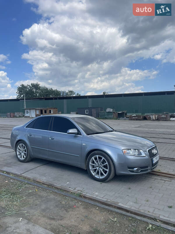 Седан Audi A4 2005 в Измаиле