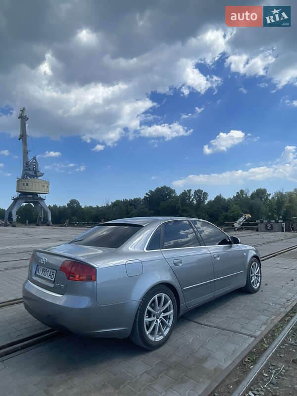 Седан Audi A4 2005 в Измаиле