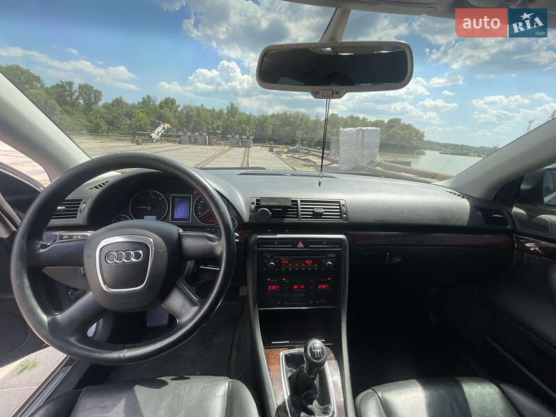 Седан Audi A4 2005 в Измаиле