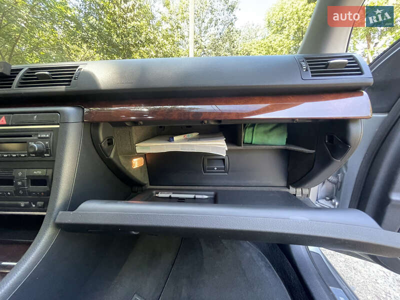 Седан Audi A4 2005 в Измаиле