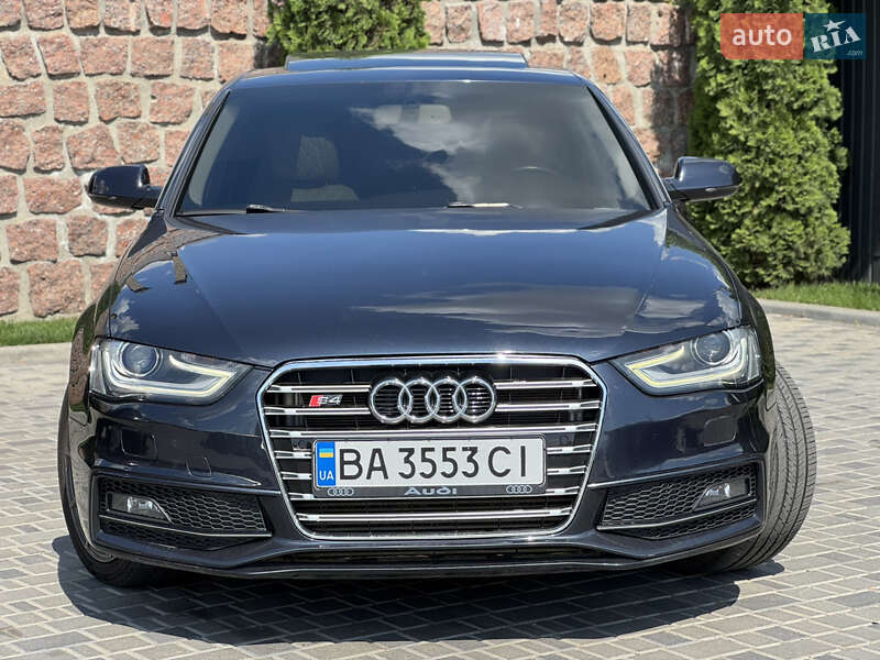 Седан Audi A4 2014 в Кропивницькому