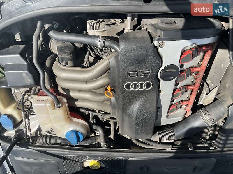 Седан Audi A4 2001 в Першотравенске