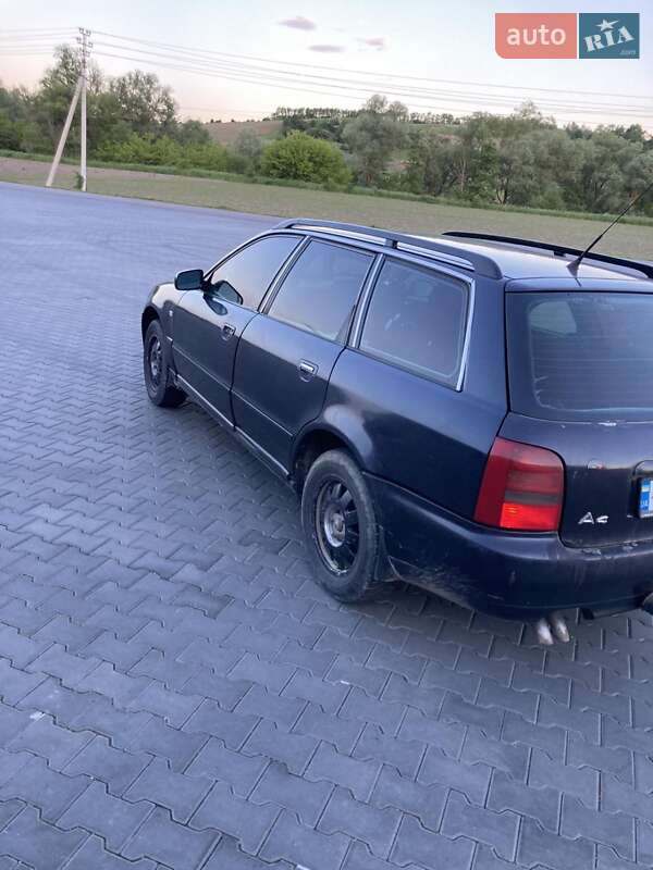 Універсал Audi A4 1997 в Чернівцях