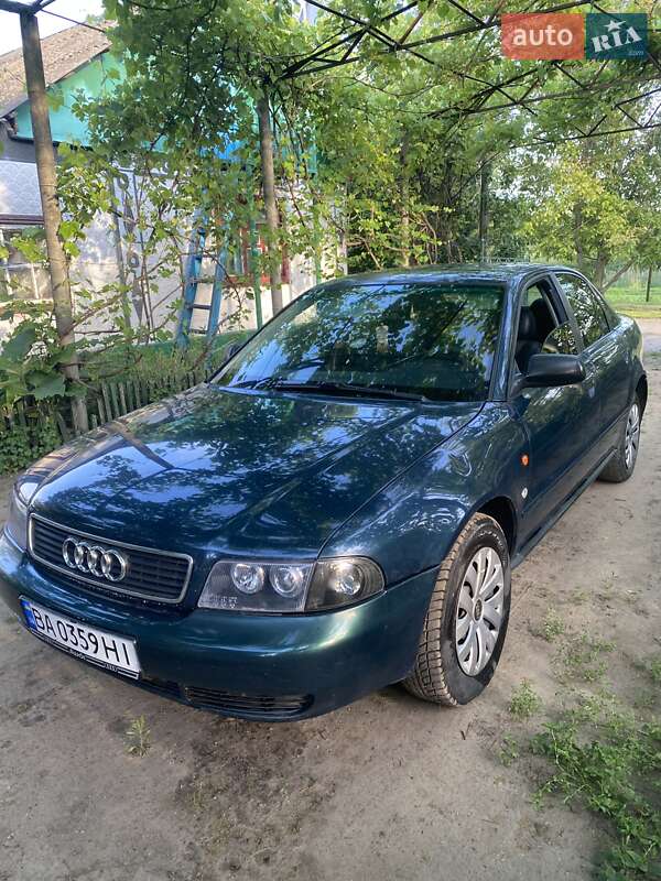 Седан Audi A4 1996 в 