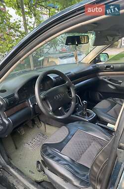 Седан Audi A4 1996 в 