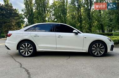 Седан Audi A4 2019 в 