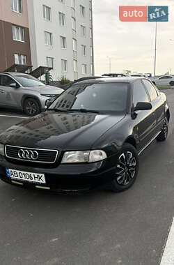 Седан Audi A4 1997 в Виннице