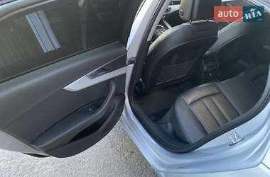Седан Audi A4 2015 в 