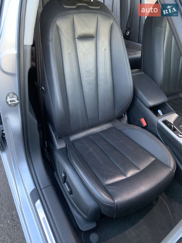 Седан Audi A4 2015 в Кривому Розі