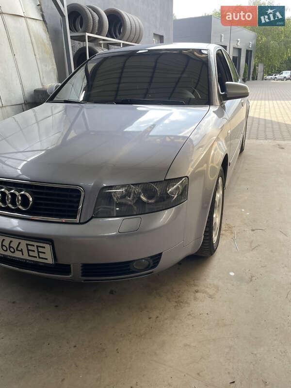 Седан Audi A4 2003 в Черновцах