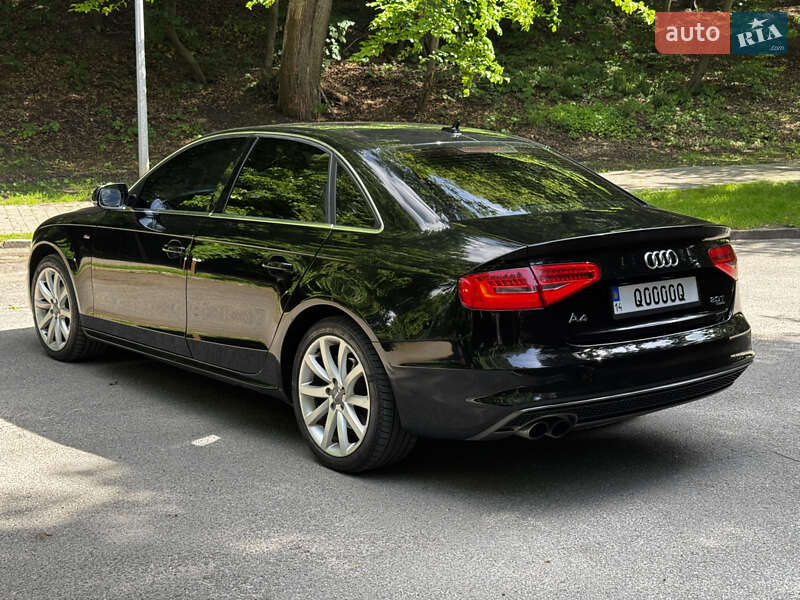 Седан Audi A4 2013 в Львове