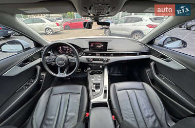 Седан Audi A4 2018 в 