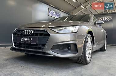 Седан Audi A4 2021 в 