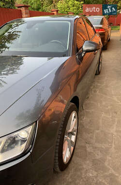 Седан Audi A4 2016 в 