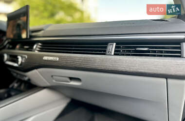 Седан Audi A4 2021 в 