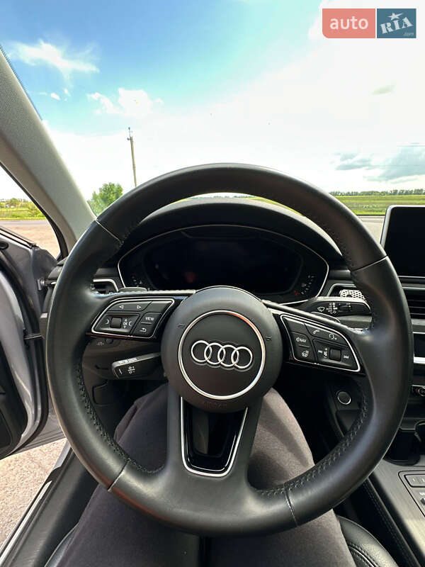 Седан Audi A4 2018 в Лубнах